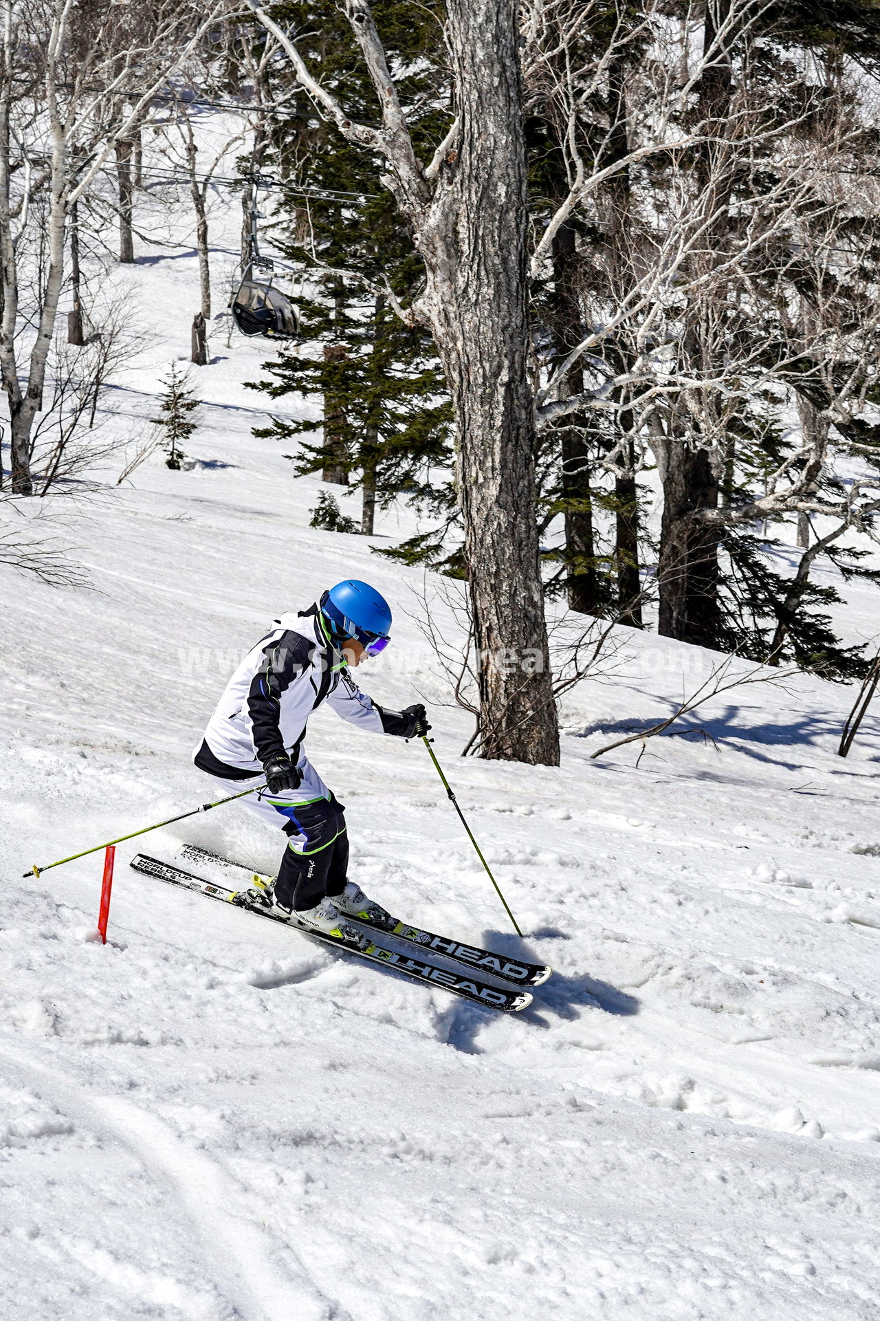 札幌国際スキー場 Mt.石井スポーツ ISHII SKI ACADEMY 校長・斉藤人之さんによる『斉藤塾』開講。本日のテーマは、「春雪！コブからスキーのたわみを楽しむ！！」(^^)v